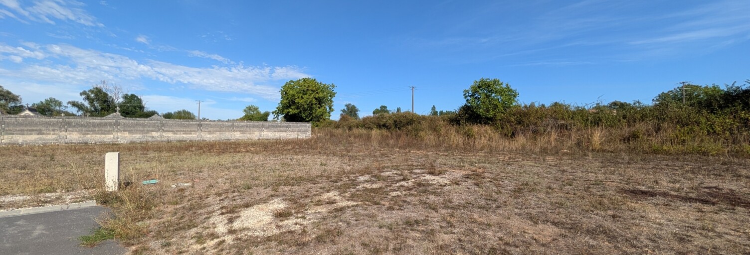 Terrain  1286 m² à vendre à Mosnac-Saint-Simeux (16120)