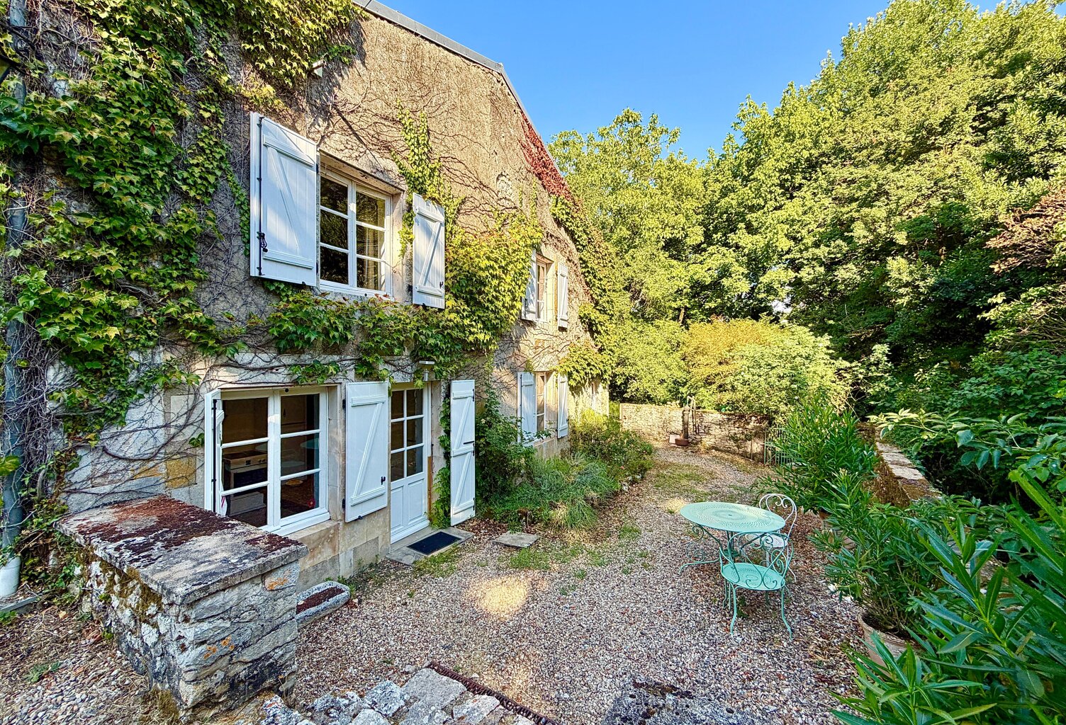 Valdivienne- Belle maison de campagne au calme — photo 1