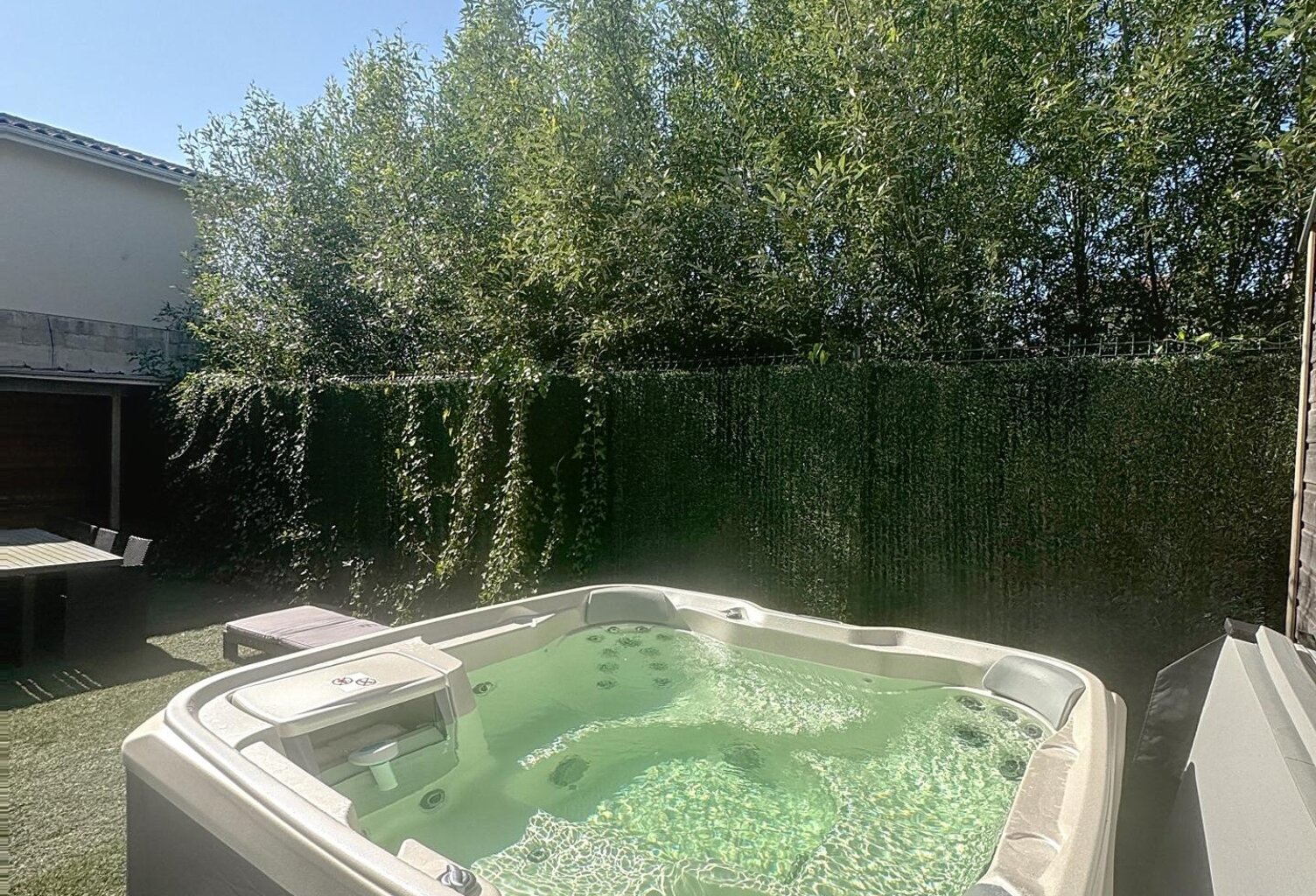 Magnifique maison avec coin jardin jacuzzi — photo 1