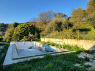 Haut de villa à Contes : terrain, annexes et piscine — photo 3