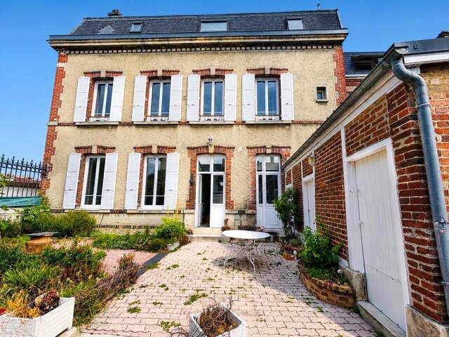 Maison de maître de 330m2 — photo du bien