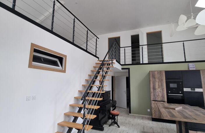 LOFT Rénové, avec terrasse et garages - au calme — photo 2