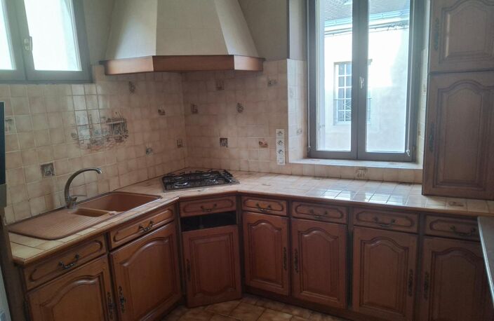Maison familiale : 3 chambres, garage, cour, balcon — photo 3
