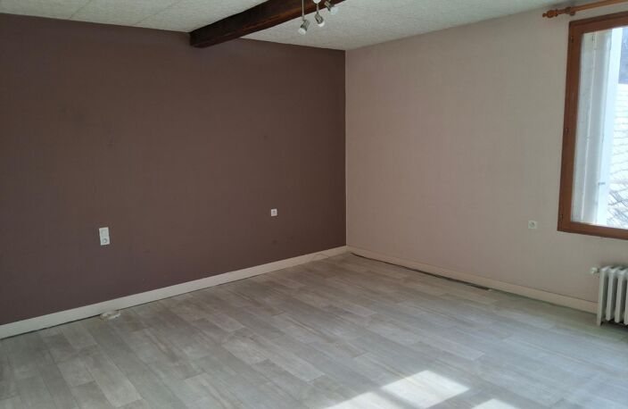 Maison familiale : 3 chambres, garage, cour, balcon — photo 4
