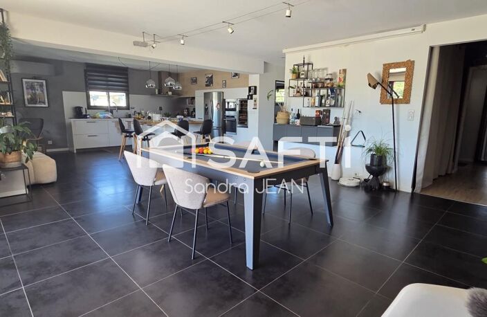 Maison contemporaine de plain-pied avec piscine — photo 4