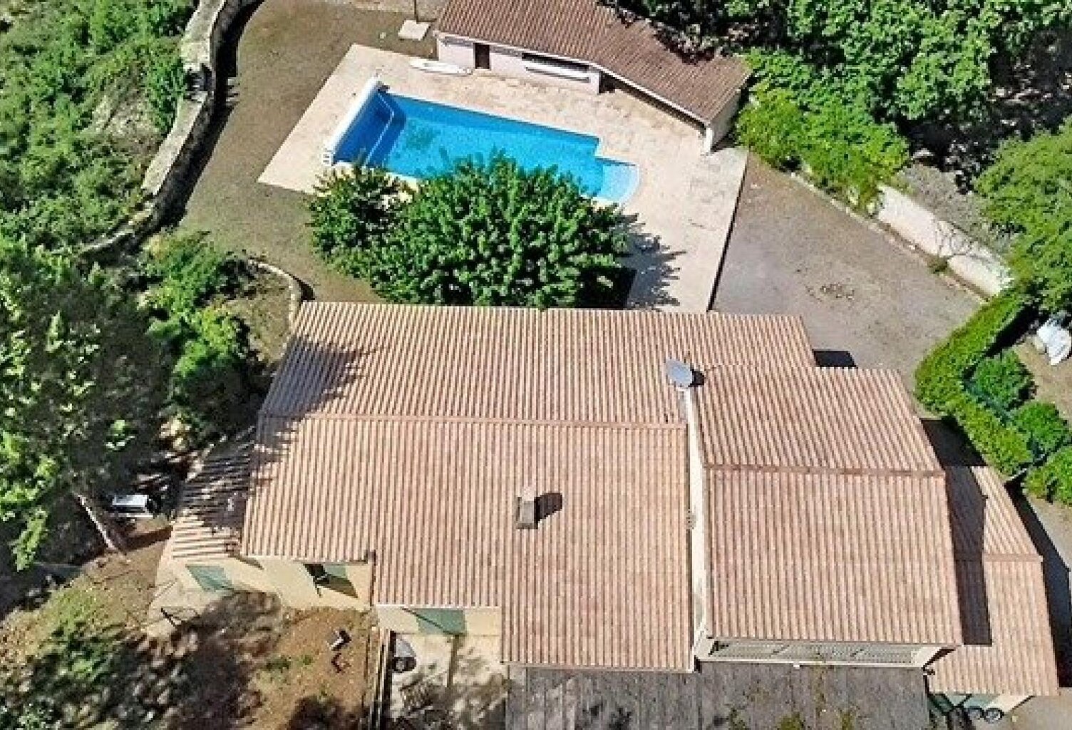 villa traditionnelle en pleine nature — photo 1