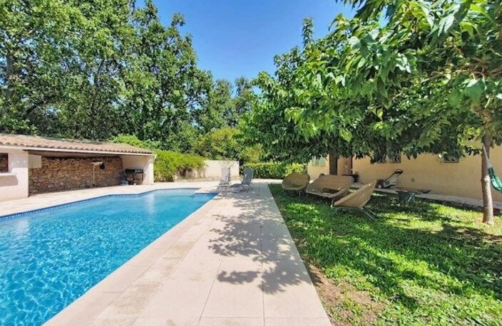 villa traditionnelle en pleine nature — photo 4