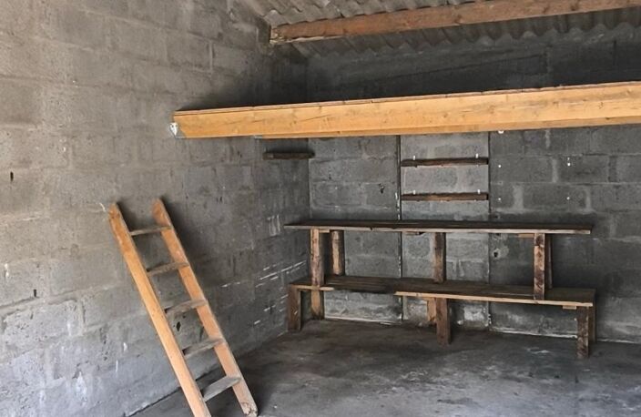 SOUS COMPROMIS - GARAGE INDÉPENDANT HYPER CENTRE — photo 3