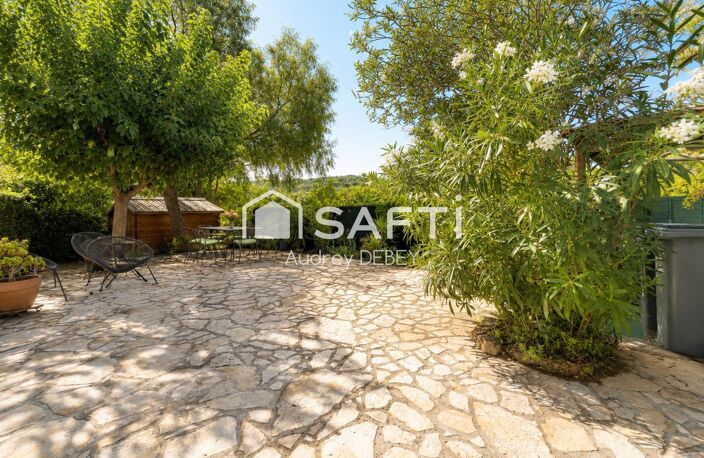 À QUELQUES MINUTES DU CÉLÈBRE VILLAGE MÉDIÉVAL DU CASTELLET, PROFITEZ D'UNE VÉRITABLE VIE DE VILLAGE AVEC COMMERCES À PROXIMITÉ ET LITTORAL — photo 3