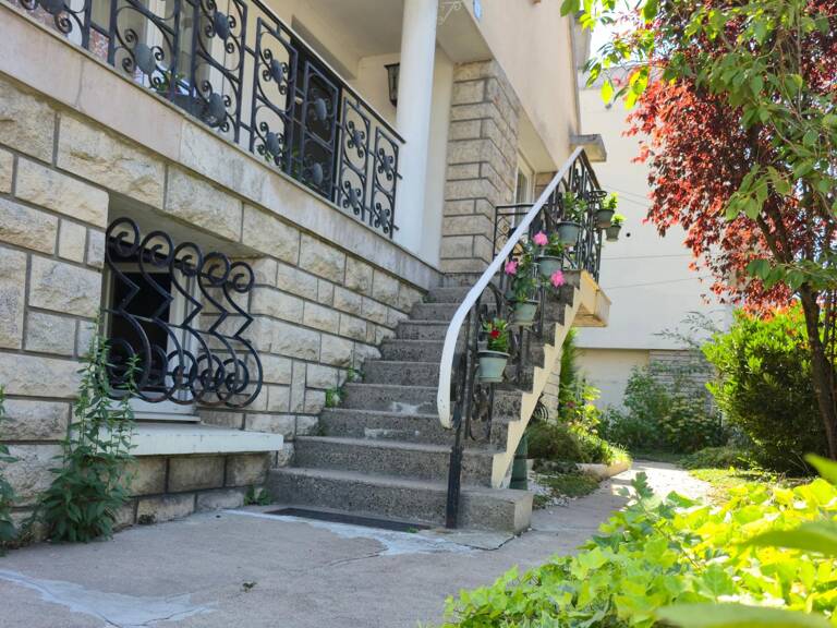 Maison de ville, 4 chambres, garage, grand sous-sol — photo 1