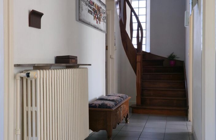 Maison de ville, 4 chambres, garage, grand sous-sol — photo 2