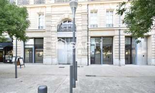 Bureau 13 Pièces 330 m² à vendre à Marseille 2 (13002)