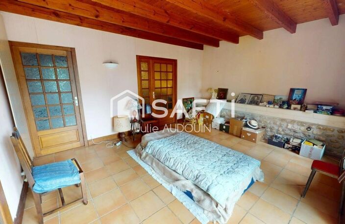 Propriété 151 m² habitables et 480 m² de dépendances à Burie — photo 4