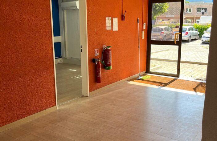 Bureau 122 m2 - Courtine — photo 2