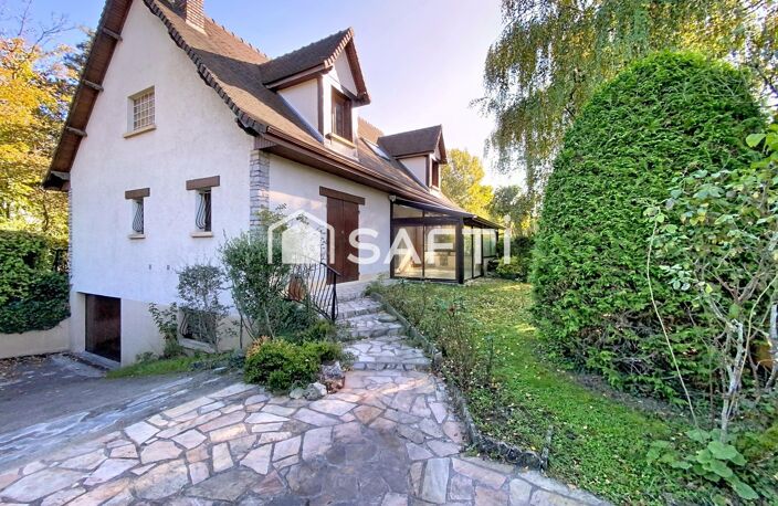 Maison Familiale individuelle- Grand salon / séjour donnant sur jardin — photo 2