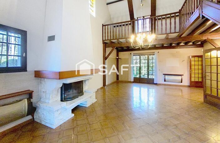 Maison Familiale individuelle- Grand salon / séjour donnant sur jardin — photo 3