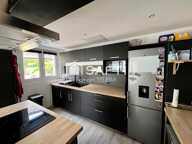 Bouliac : T4 de 78 m² dans le style d'une maison, grand jardin d'environ 250 m² et parking et un atelier/garage. — photo 3