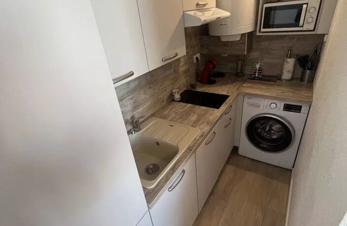 À LOUER – T2 MEUBLÉ 36 m² – VUE PORT DES QUILLES – GARAGE – BAIL ÉTUDIANT — photo 4