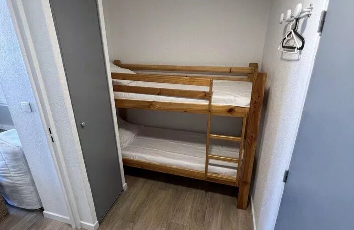 À LOUER – T2 MEUBLÉ 36 m² – VUE PORT DES QUILLES – GARAGE – BAIL ÉTUDIANT — photo 5