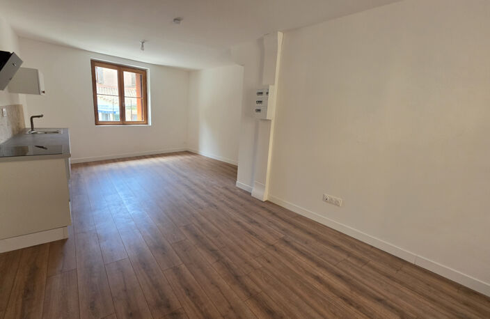 Duplex T3 rénové   67 m2   Dernier étage   Proche des Halles — photo 2