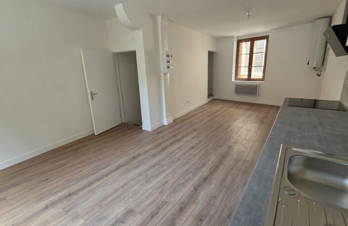 Duplex T3 rénové   67 m2   Dernier étage   Proche des Halles — photo 3