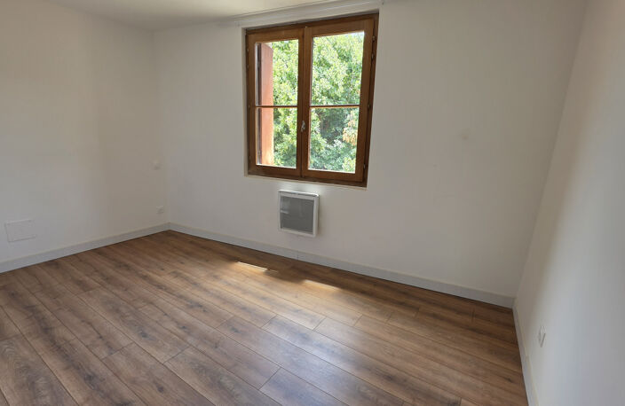 Duplex T3 rénové   67 m2   Dernier étage   Proche des Halles — photo 5