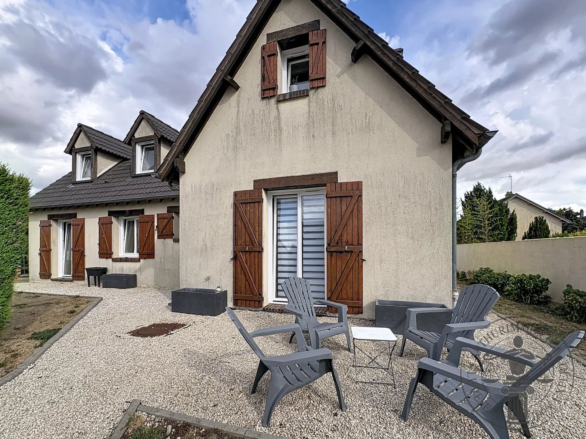 Maison 6 pièces 145 m² · à Auneau-Bleury-Saint-Symphorien · 145 m² · 308 000 €