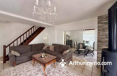 Maison jumelée sur 11 ares avec 2 terrasses et cave — photo du bien