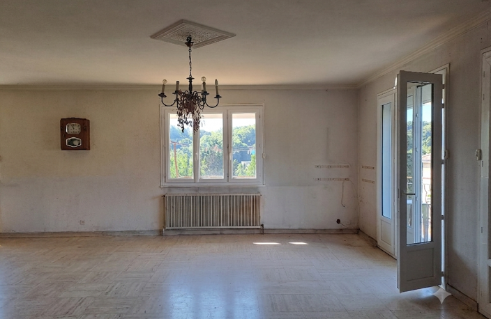 Maison à rénover au centre village de Fontaines Saint Martin — photo 3