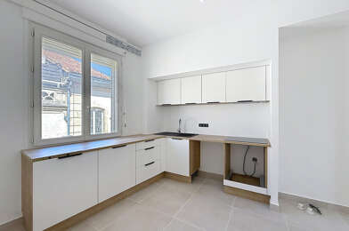 Appartement 4 pièces 880 €