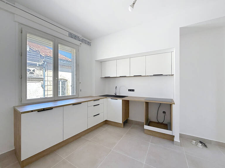 Appartement T4 rénové avec balcon — photo 1