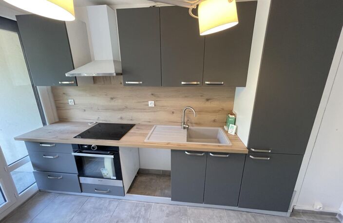 Location appartement 3 pièces 81 m² à Seyssinet-Pariset (38170) — photo 3