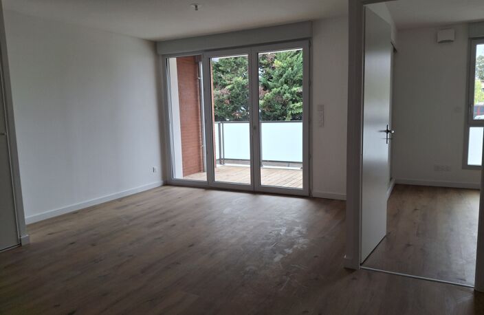 Location appartement 2 pièces 43 m² à Toulouse (31200) — photo 2