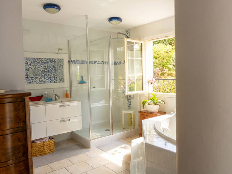 Superbe propriété indépendante de 205 m2 avec piscine sur un — photo 1