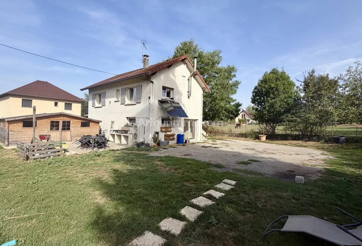 Maison familiale avec terrain clos et arboré de 1256 m², 3 chambres et dépendances — photo 1