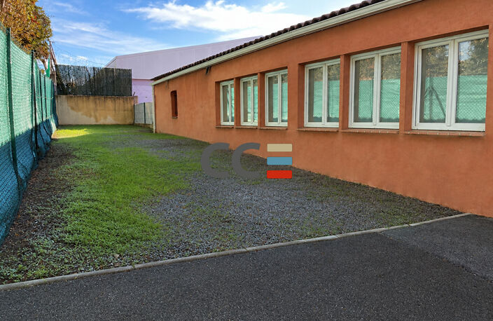 TERRAIN à louer d'une superficie de 150 m2 Saint-Raphaël   (VAR 83) — photo 3