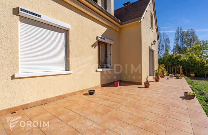 Maison Traditionnelle, belle construction — photo 2