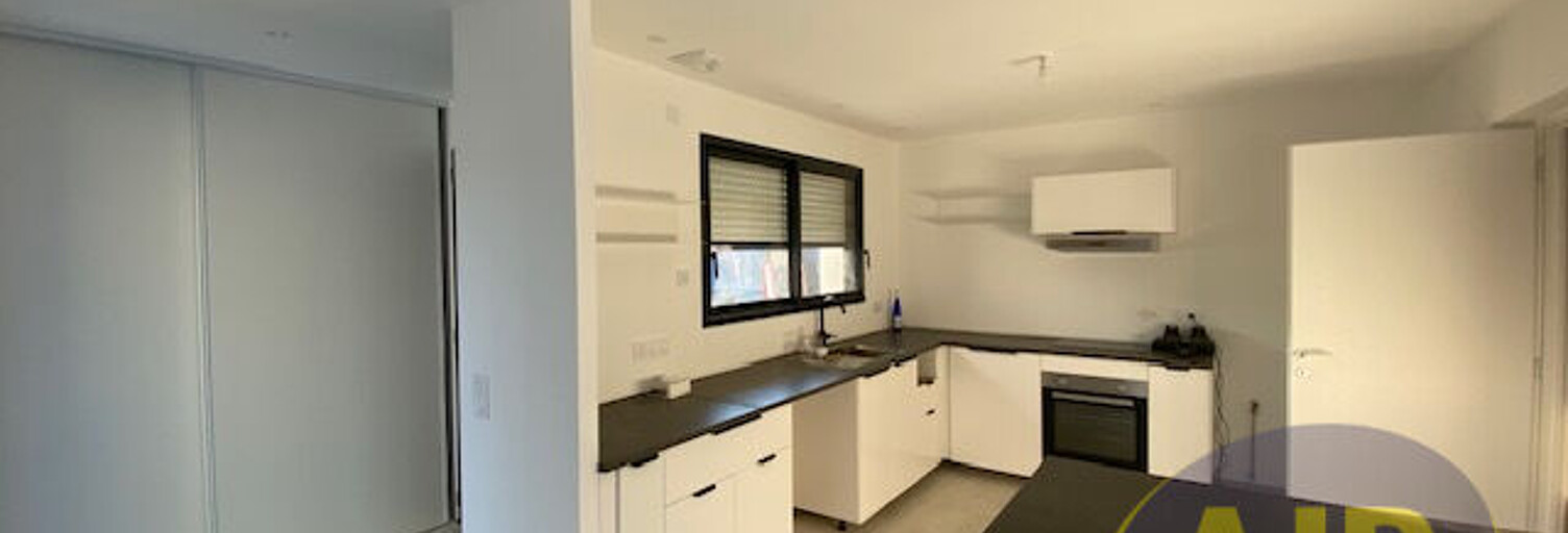 Maison 4 Pièces 105 m² à louer à Saint-Hilaire-de-Chaléons (44680)