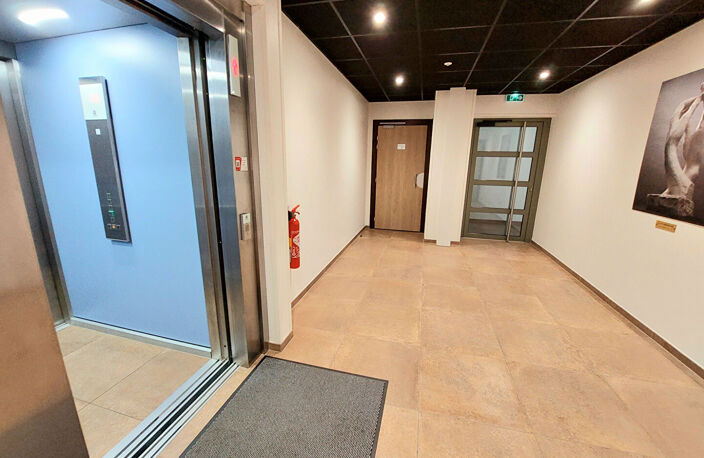 SOUS OFFRE - Appartement  récent Albi 2 pièces 48 m2 + terrasse et parking privatif — photo 2