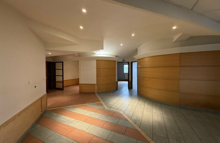BUREAUX à LOUER — photo 3