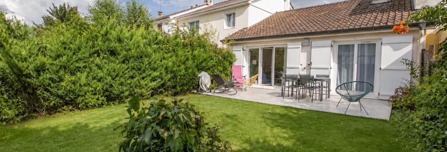 Maison 5 Pièces 105 m² à vendre à Le Mesnil-Saint-Denis (78320)