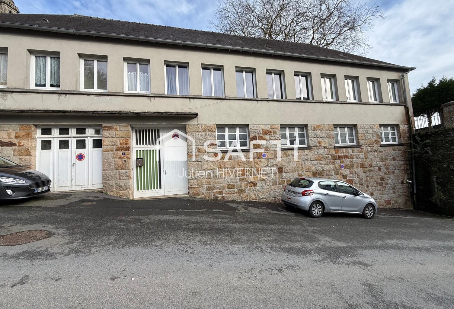 LOCAL PROFESSIONNEL À LOUER  SAINT-MARTIN-DES-CHAMPS — photo 1