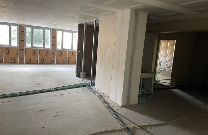À VENDRE  ESPACE DANS RÉHABILITATION D'UN ANCIEN SITE INDUSTRIEL À AMÉNAGER EN LOFT avec garage et place de parking extérieure privative | GUEBWILLER — photo 2
