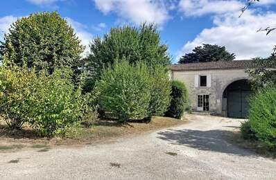MAISON CHARENTAISE 6 CHAMBRES AVEC DE NOMREUSES DEPENDANCES — photo du bien