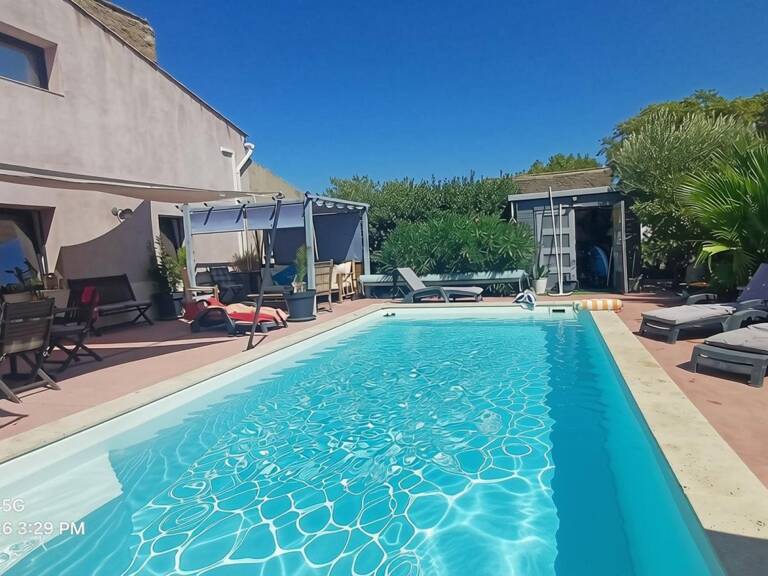 Ancienne écurie entièrement rénovée de 190m² sur un terrain de 447m² avec piscine — photo 1