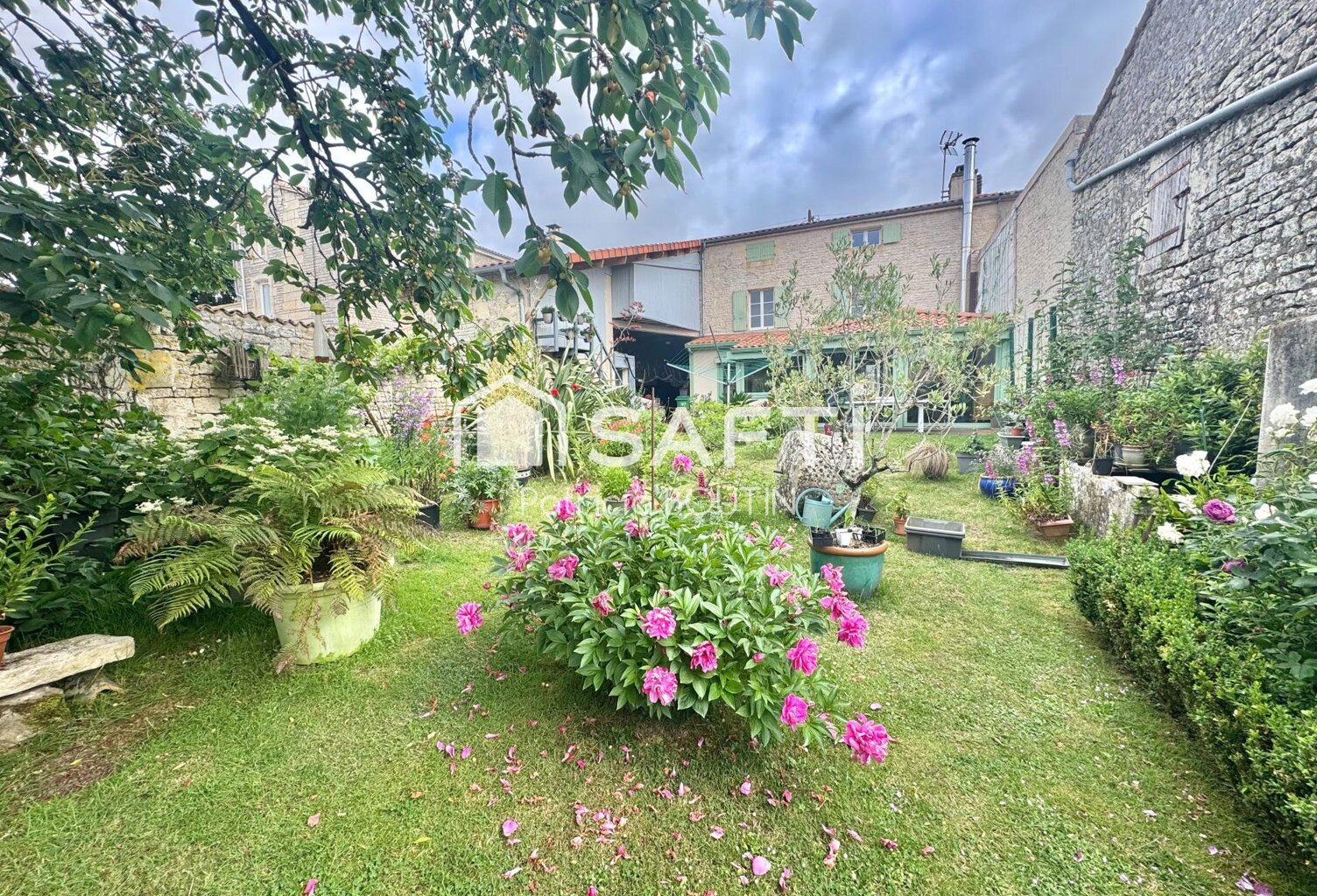MAGNIFIQUE MAISON EN PIERRE 3 CHAMBRES AUX PORTES DE NIORT ! — photo 1