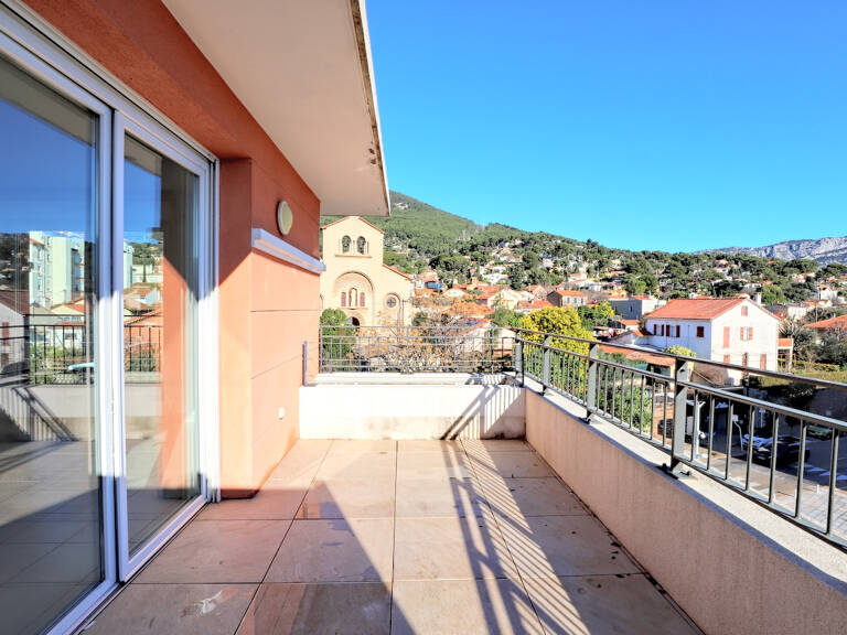 M2324 - TOULON - Brunet - Appartement T3 - Dernier étage - Terrasse — photo 1