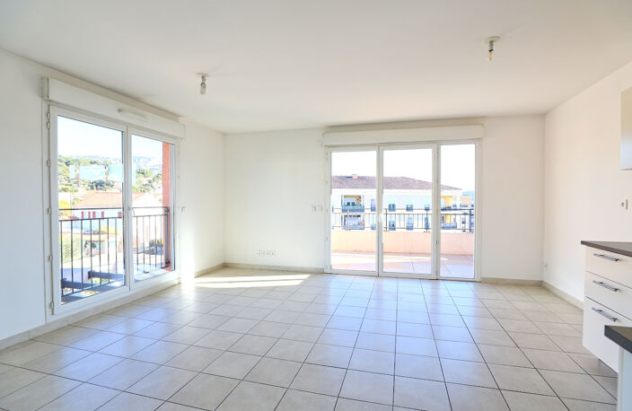 M2324 - TOULON - Brunet - Appartement T3 - Dernier étage - Terrasse — photo 3