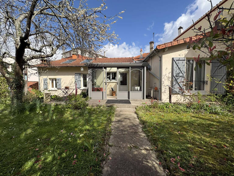 COUP DE COEUR POUR CETTE MAISON DE PLAIN PIED RARE SUR LE SE — photo 1