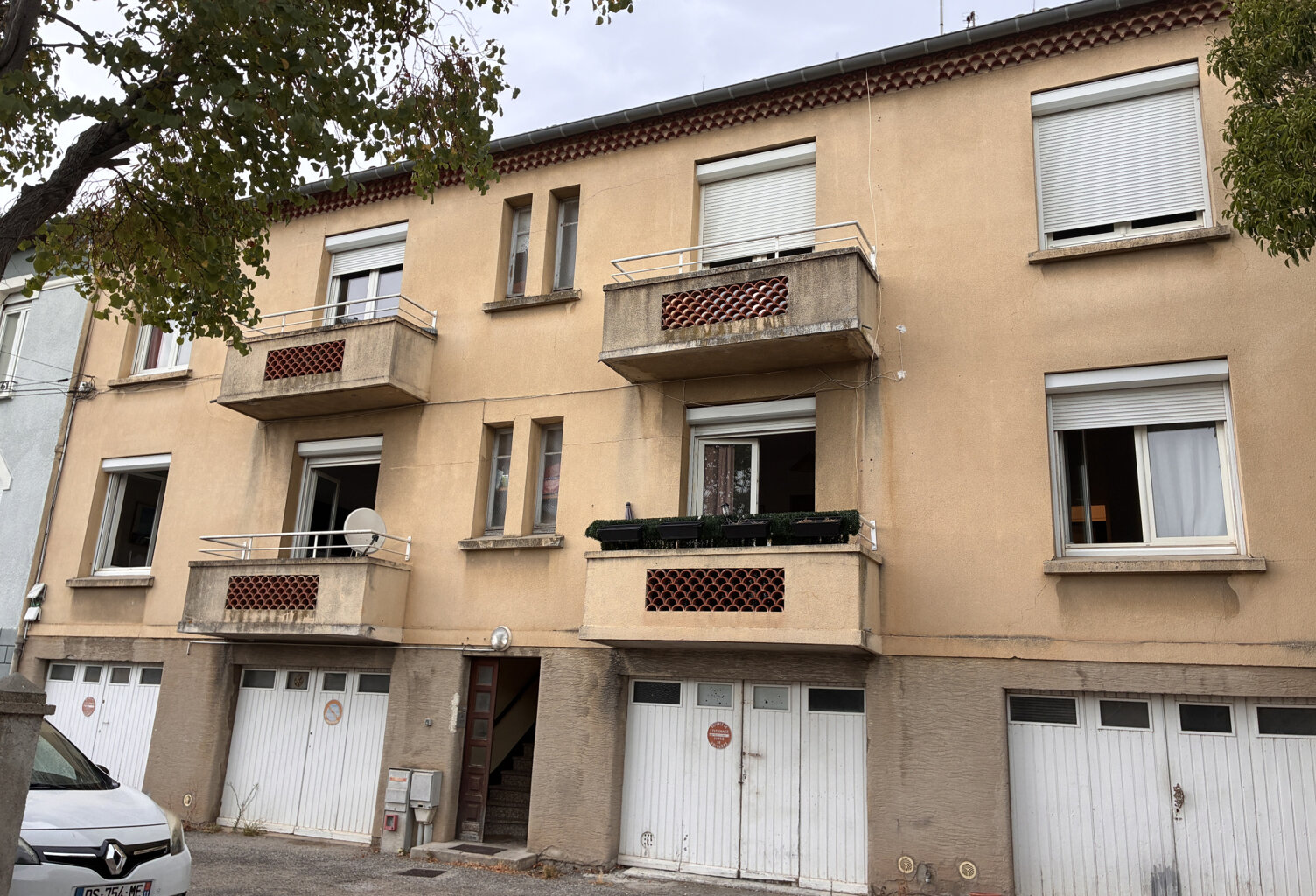 IMMEUBLE DE RAPPORT - PROCHE CITE MEDIEVALE — photo 1